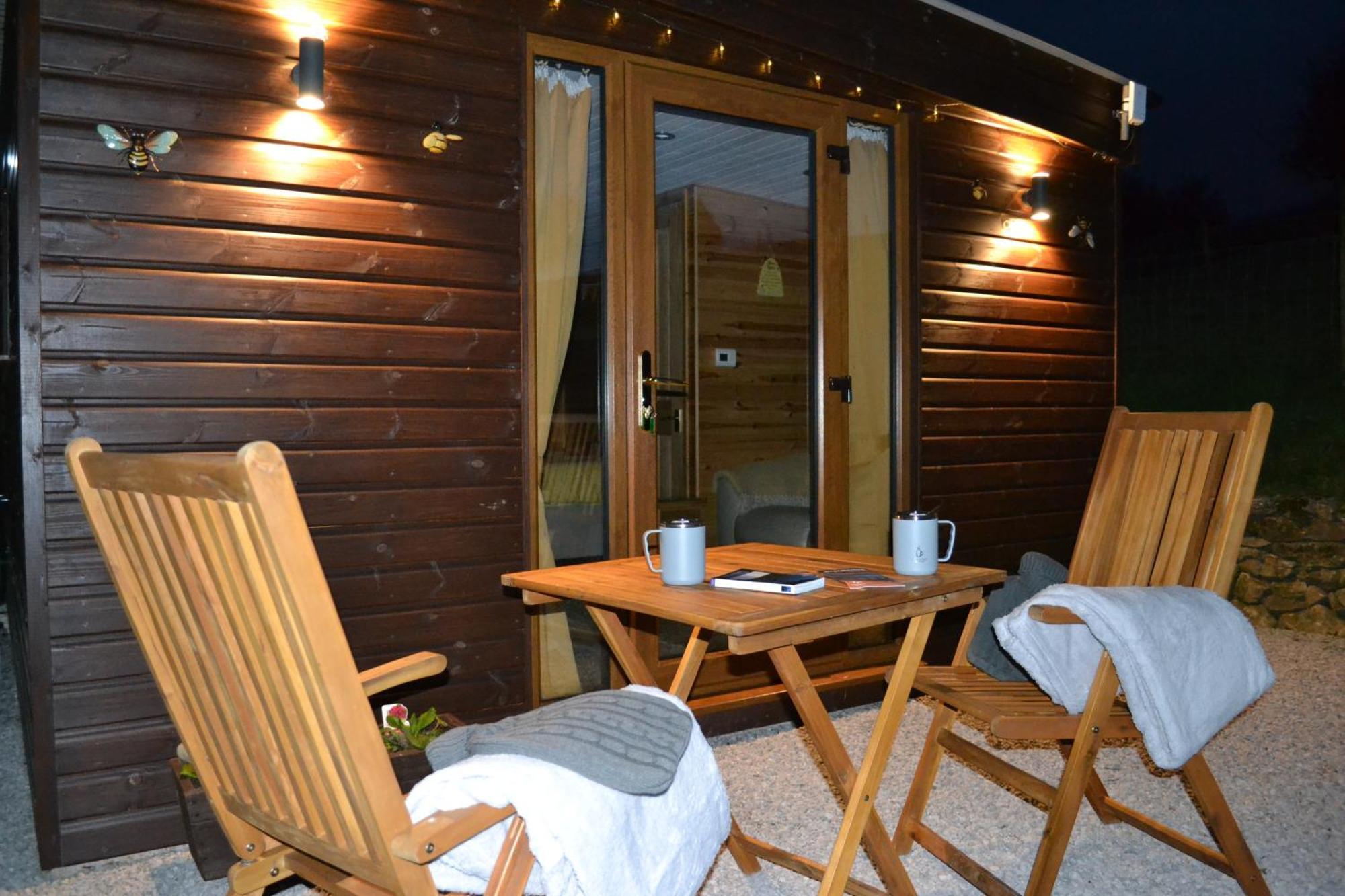The Warren Lodge Cabin At Ashes Farm, Near Settle Eksteriør billede